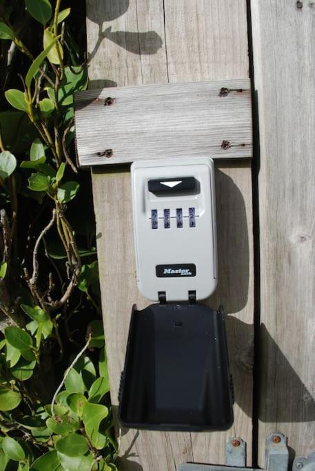 Wow I'M Living On The Beach. Luxury 4 Bed Sleeps 8 Pagham Eksteriør billede