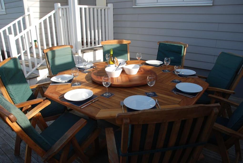 Wow I'M Living On The Beach. Luxury 4 Bed Sleeps 8 Pagham Eksteriør billede