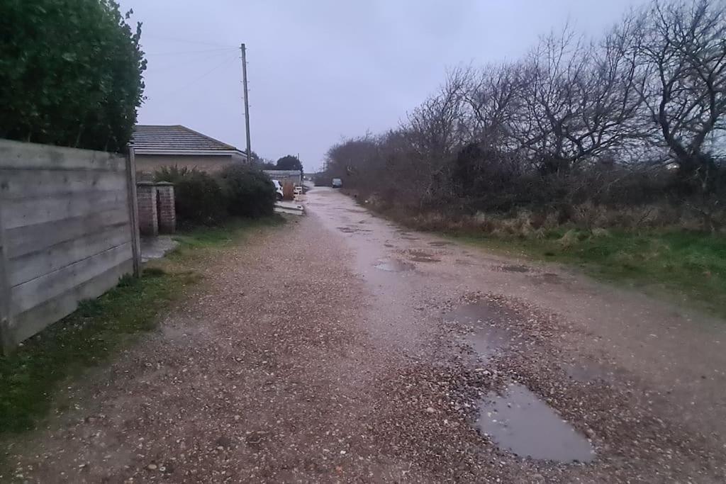 Wow I'M Living On The Beach. Luxury 4 Bed Sleeps 8 Pagham Eksteriør billede