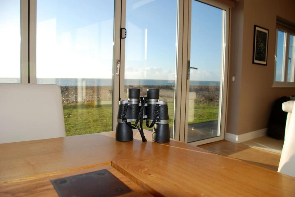 Wow I'M Living On The Beach. Luxury 4 Bed Sleeps 8 Pagham Eksteriør billede