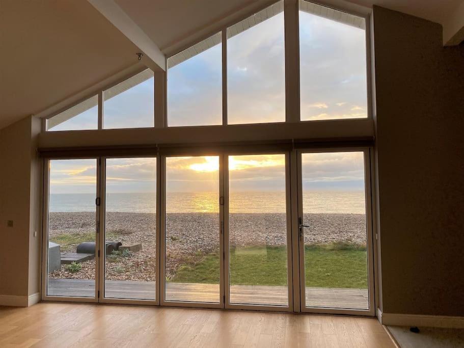 Wow I'M Living On The Beach. Luxury 4 Bed Sleeps 8 Pagham Eksteriør billede
